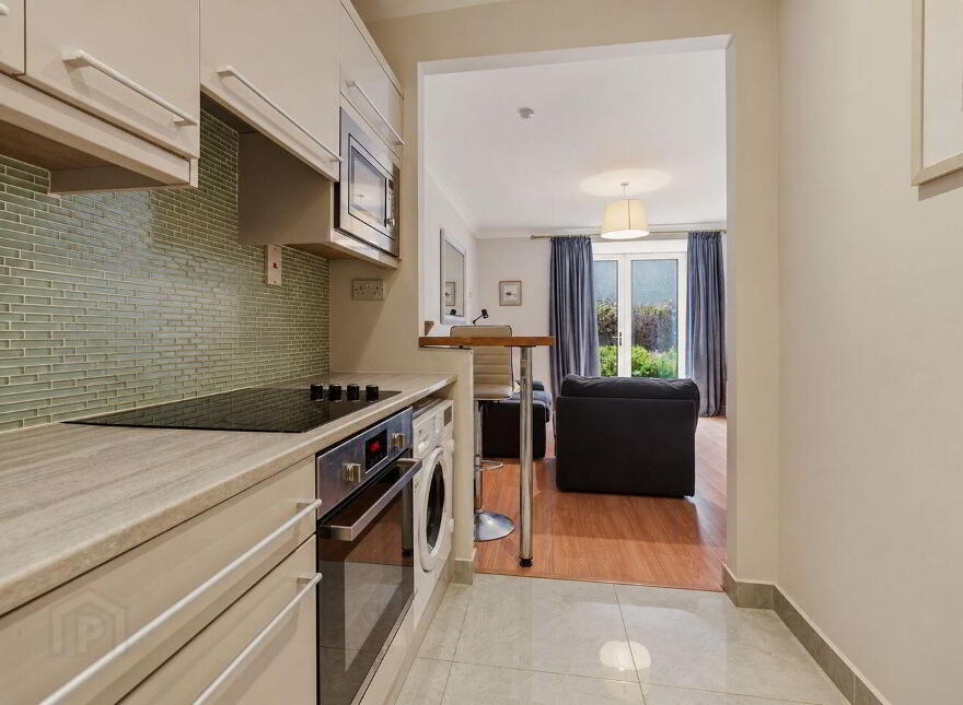 98 Jervis Place, Strand Street, Dublin 1, D01