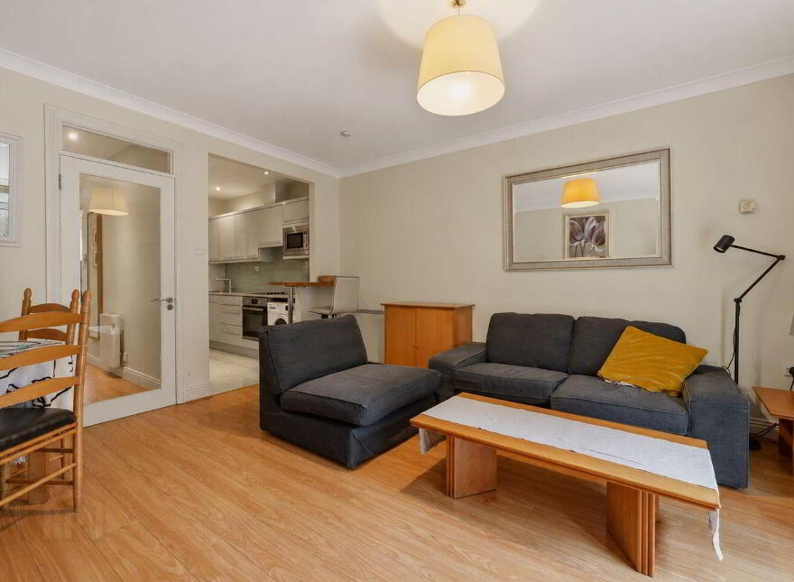 98 Jervis Place, Strand Street, Dublin 1, D01