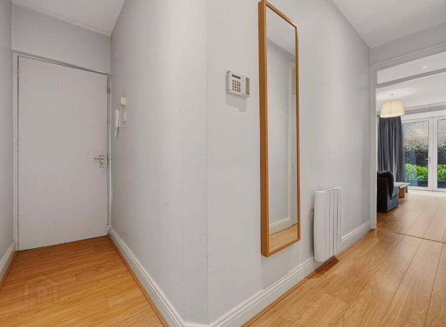 98 Jervis Place, Strand Street, Dublin 1, D01