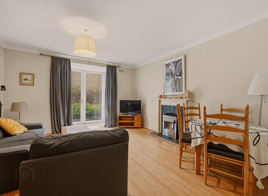 98 Jervis Place, Strand Street, Dublin 1, D01