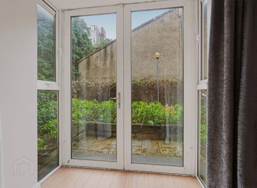 98 Jervis Place, Strand Street, Dublin 1, D01