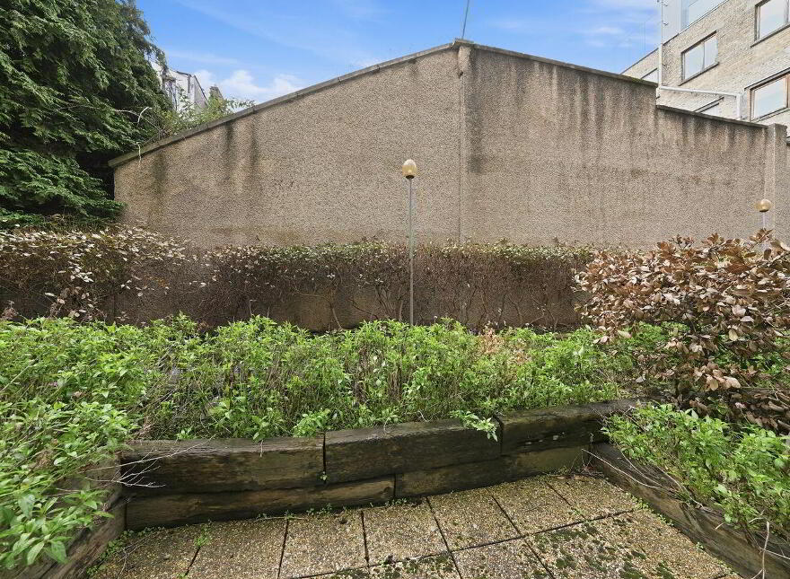 98 Jervis Place, Strand Street, Dublin 1, D01