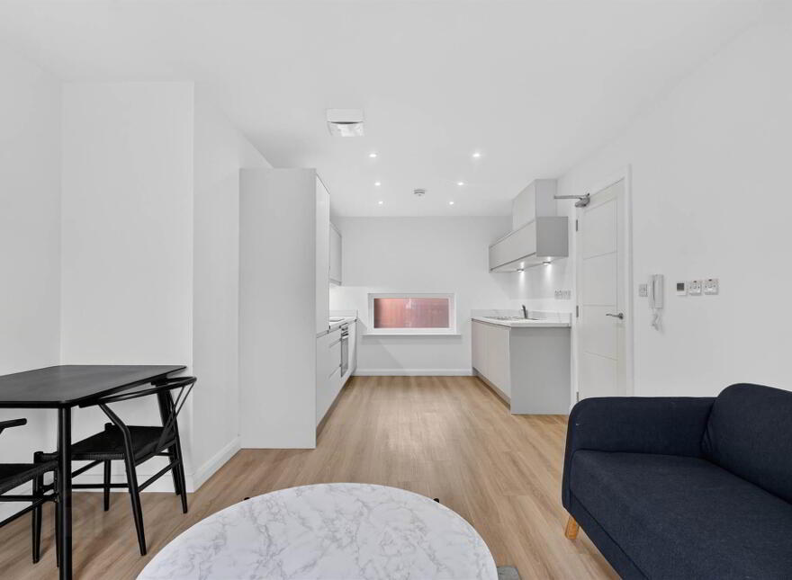 Apt2, 4 Dayton Street, Belfast, BT13 2BX