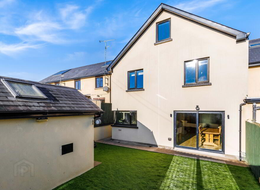12 Drummond Radhairc, Dundalk Road, Carrickmacross, A81EW81