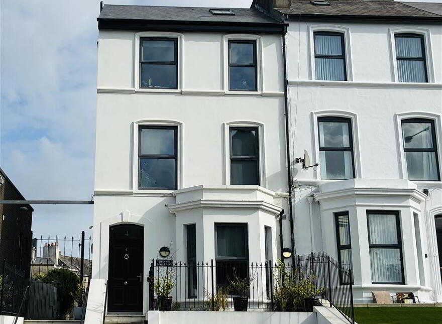Apt, 4 Eglantine Avenue, Belfast, BT9 6DX