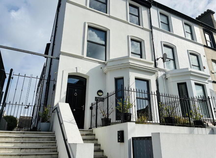 Apt, 4 Eglantine Avenue, Belfast, BT9 6DX