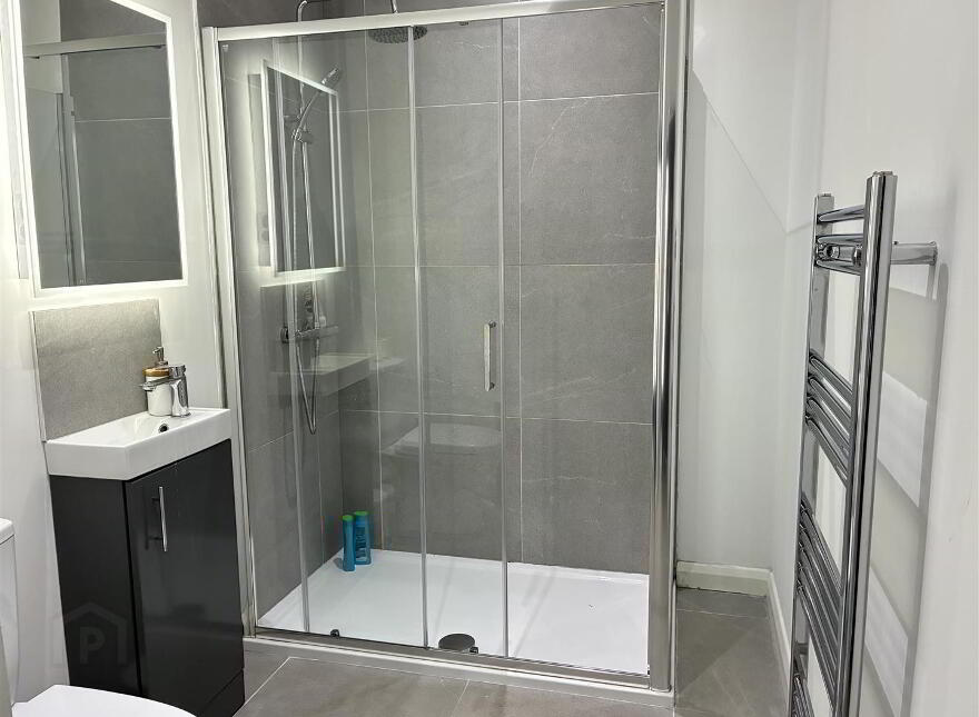 Apt, 4 Eglantine Avenue, Belfast, BT9 6DX