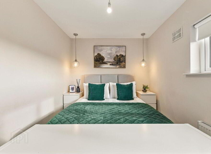 37 Standhouse Lawns, Newbridge, W12X394