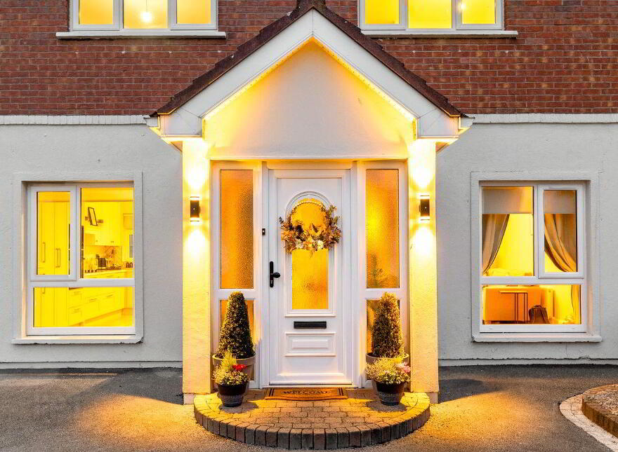 37 Standhouse Lawns, Newbridge, W12X394