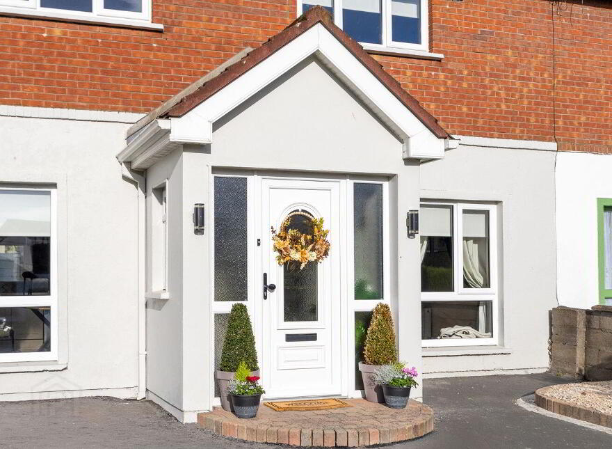 37 Standhouse Lawns, Newbridge, W12X394