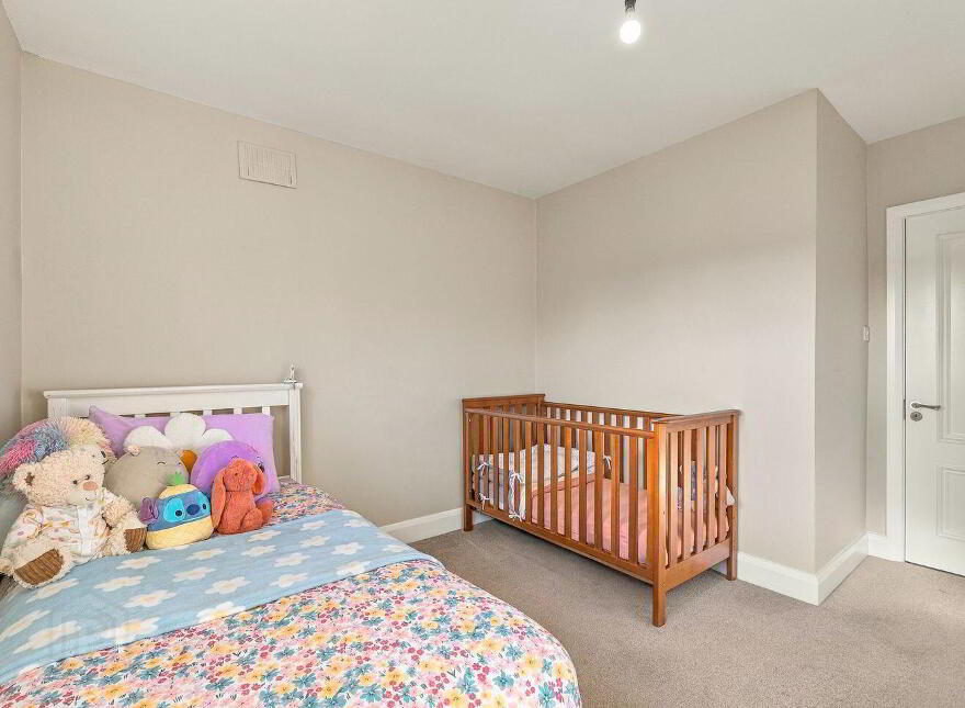 37 Standhouse Lawns, Newbridge, W12X394
