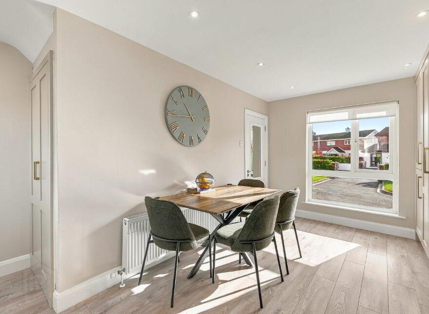 37 Standhouse Lawns, Newbridge, W12X394