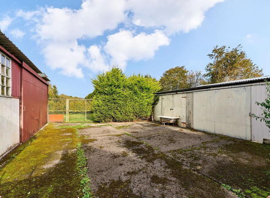 Dublin Road, Sharavogue, Edenderry, R45YR74