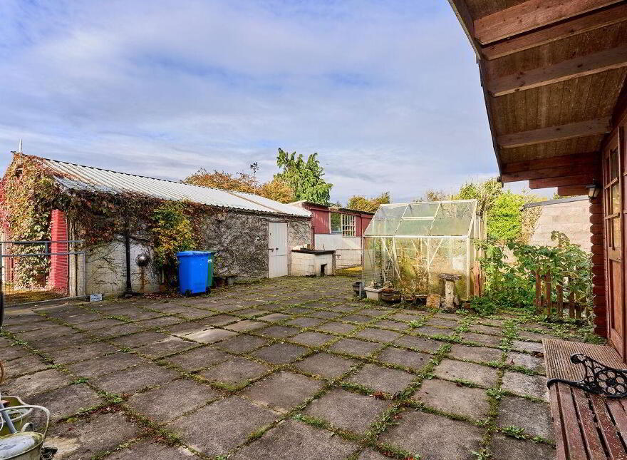 Dublin Road, Sharavogue, Edenderry, R45YR74