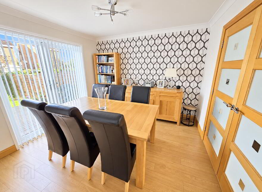 8 Hillview Avenue, Carrickfergus, BT38 8YP