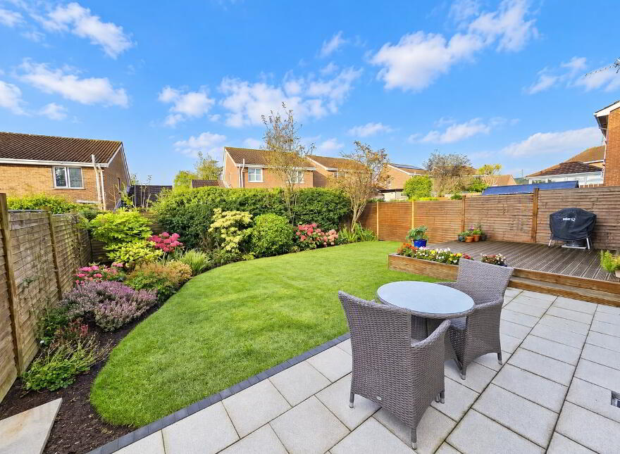 8 Hillview Avenue, Carrickfergus, BT38 8YP