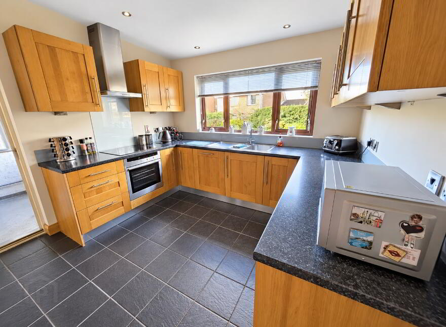 8 Hillview Avenue, Carrickfergus, BT38 8YP