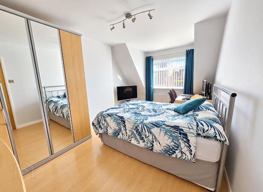 8 Hillview Avenue, Carrickfergus, BT38 8YP