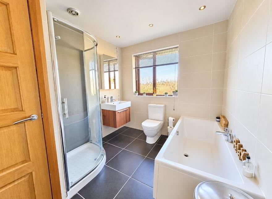 8 Hillview Avenue, Carrickfergus, BT38 8YP
