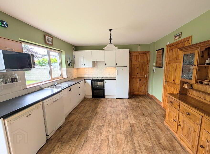43 Brookville Green, Nenagh, E45HH28