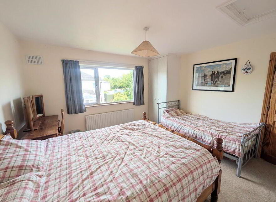 43 Brookville Green, Nenagh, E45HH28