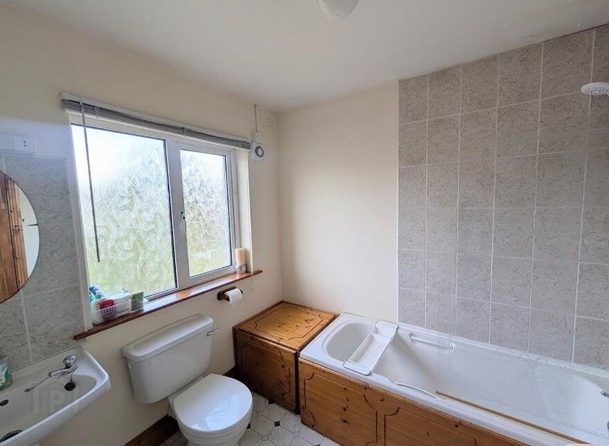43 Brookville Green, Nenagh, E45HH28
