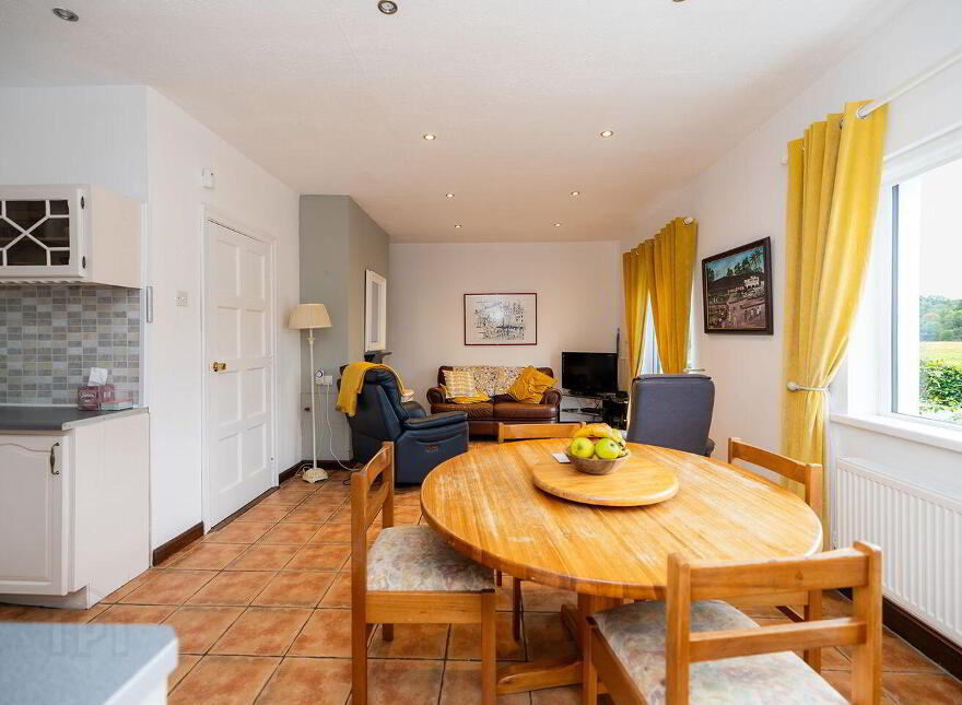 Saint Mullins Road, Tinnahinch, Graiguenamanagh, R95X5C9