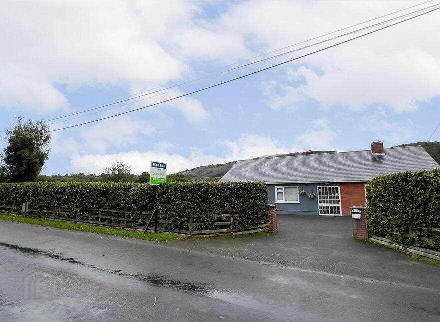 Saint Mullins Road, Tinnahinch, Graiguenamanagh, R95X5C9
