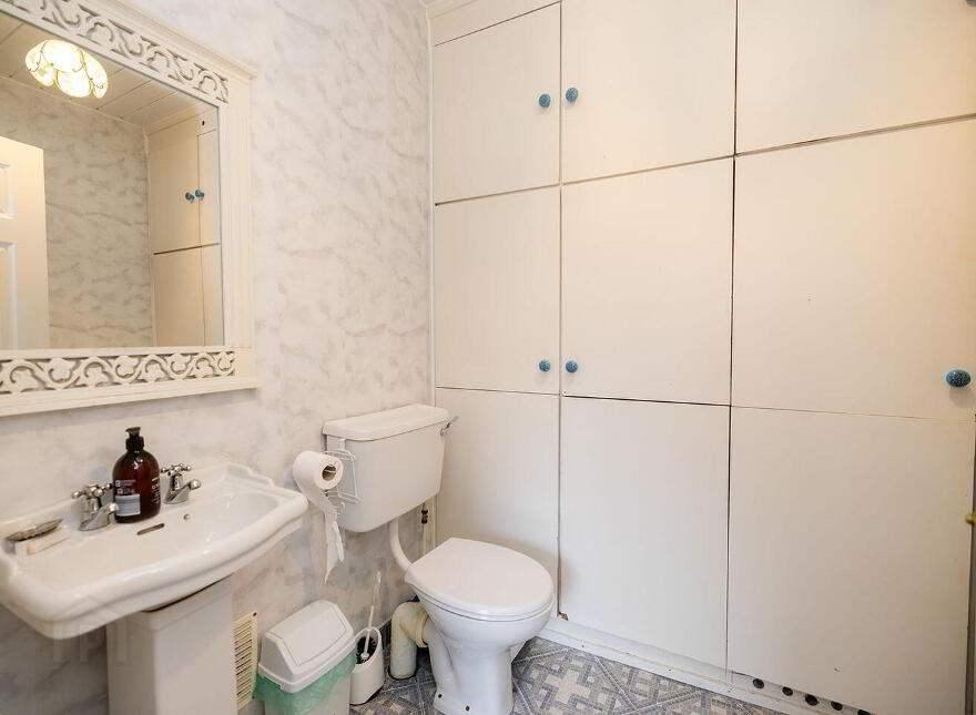 Saint Mullins Road, Tinnahinch, Graiguenamanagh, R95X5C9