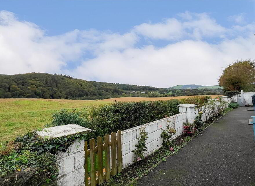 Saint Mullins Road, Tinnahinch, Graiguenamanagh, R95X5C9
