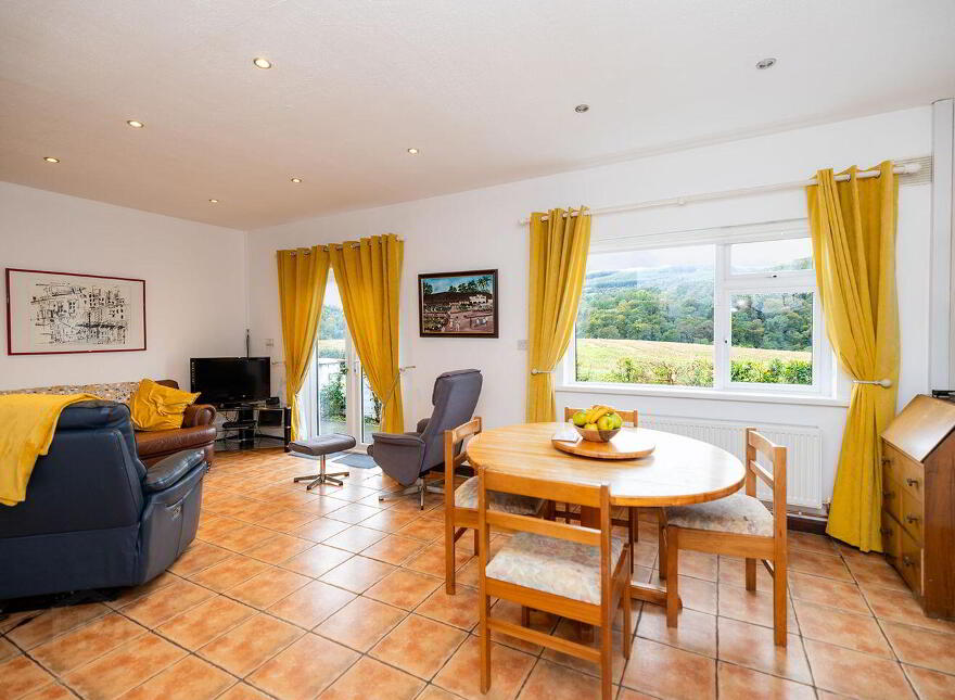 Saint Mullins Road, Tinnahinch, Graiguenamanagh, R95X5C9