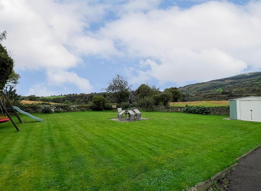 Saint Mullins Road, Tinnahinch, Graiguenamanagh, R95X5C9
