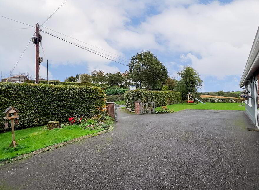 Saint Mullins Road, Tinnahinch, Graiguenamanagh, R95X5C9