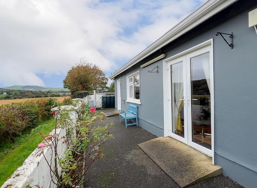 Saint Mullins Road, Tinnahinch, Graiguenamanagh, R95X5C9