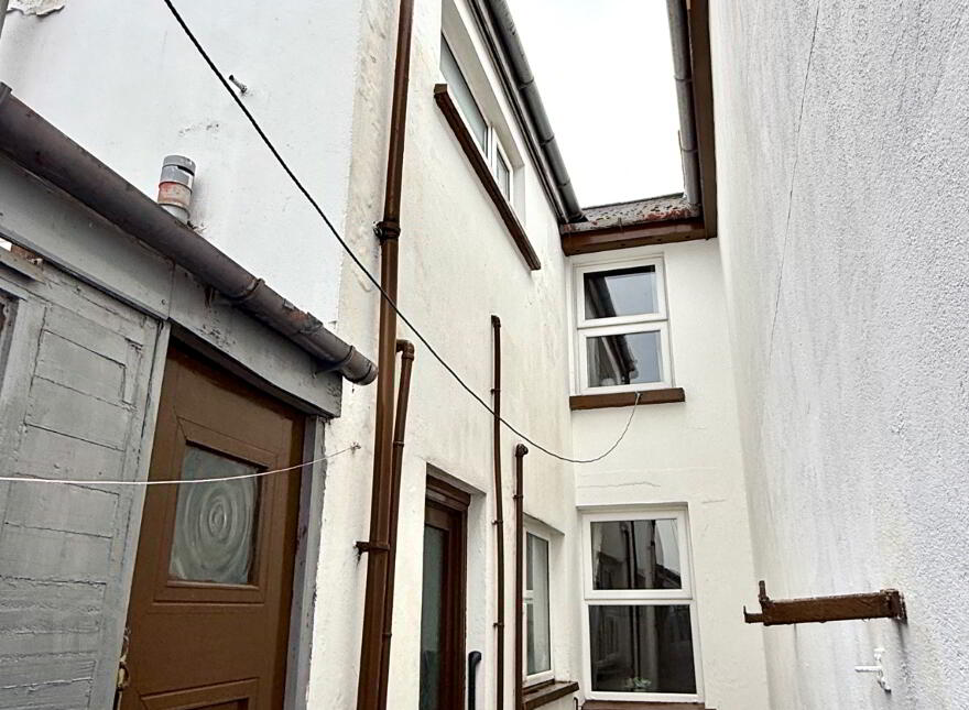 10 May Street, Waterside, L'Derry, BT47 5RS