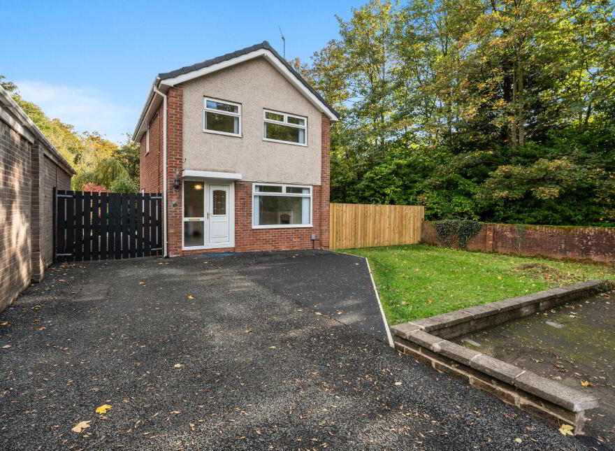 52 Glenaan Avenue, Dunmurry, Belfast, BT17 9AU