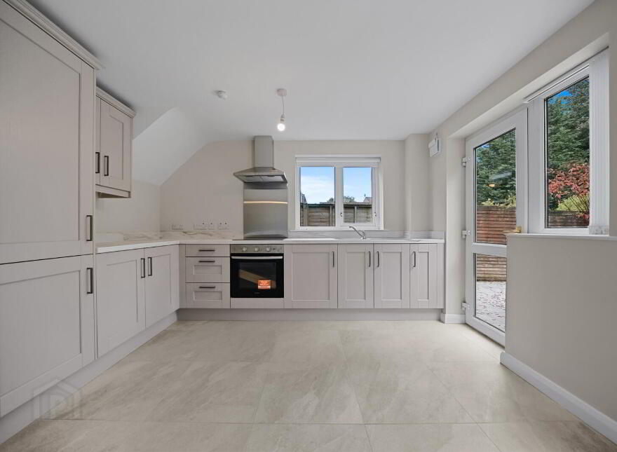 52 Glenaan Avenue, Dunmurry, Belfast, BT17 9AU