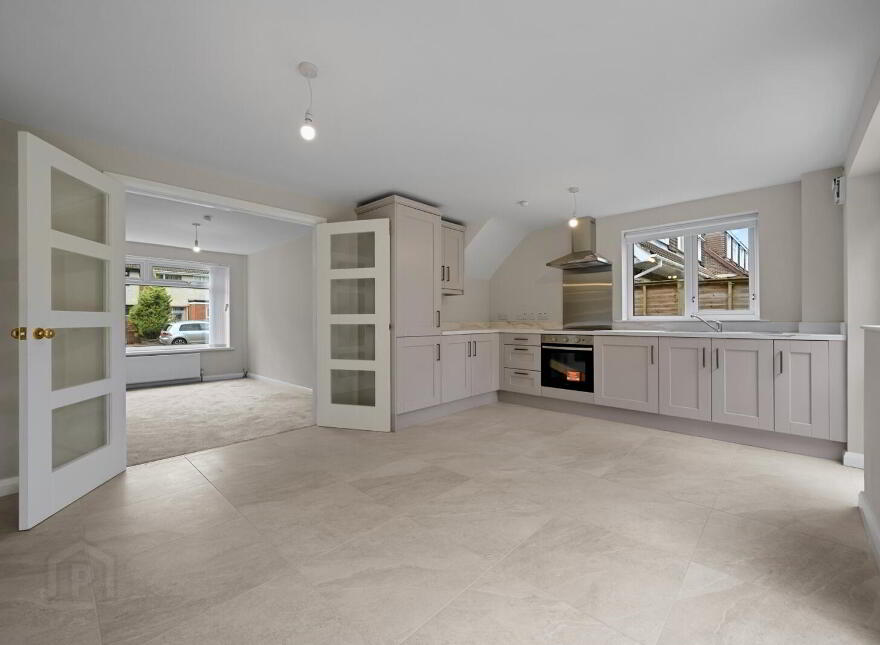 52 Glenaan Avenue, Dunmurry, Belfast, BT17 9AU