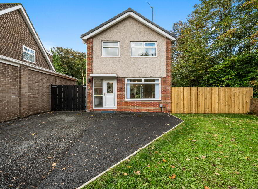 52 Glenaan Avenue, Dunmurry, Belfast, BT17 9AU