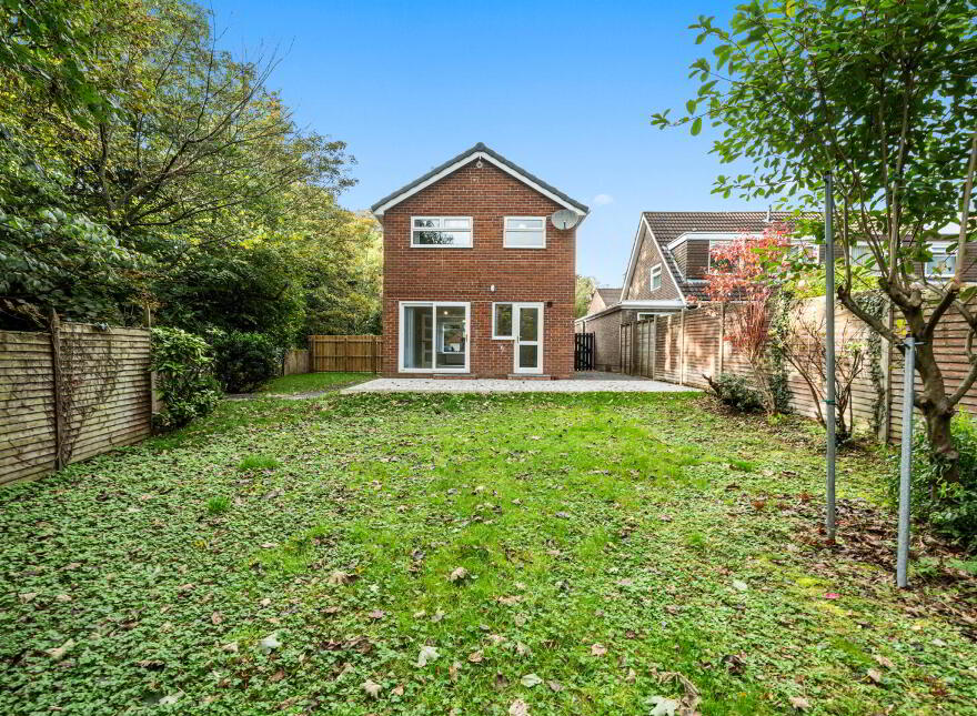 52 Glenaan Avenue, Dunmurry, Belfast, BT17 9AU