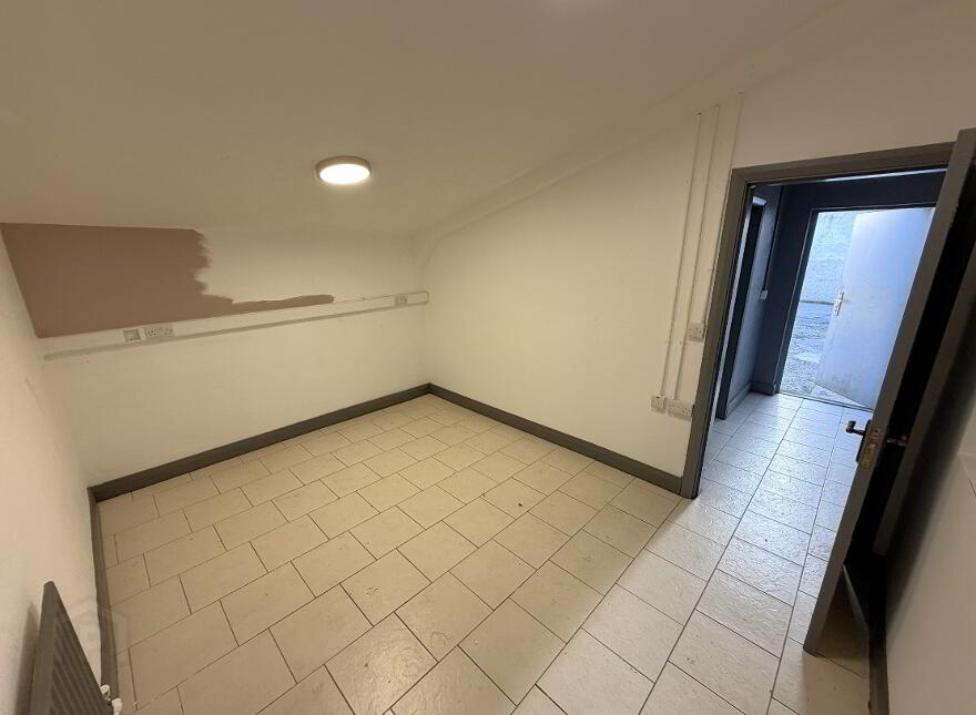 Unit 1 Tullyard Road, Lisburn, BT27 5JN