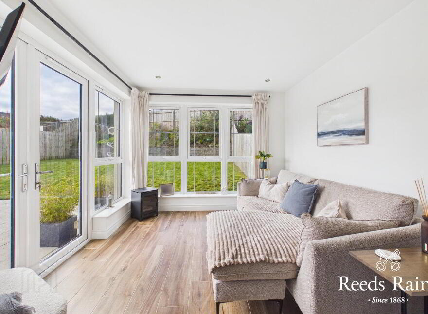32 Mealough Drive, Carryduff, Belfast, BT8 8SH