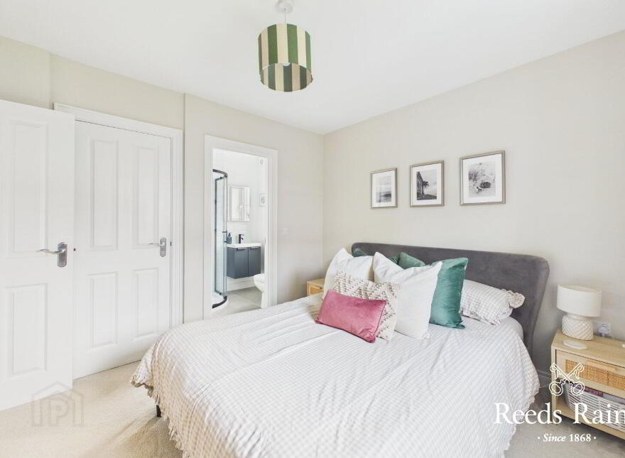 32 Mealough Drive, Carryduff, Belfast, BT8 8SH