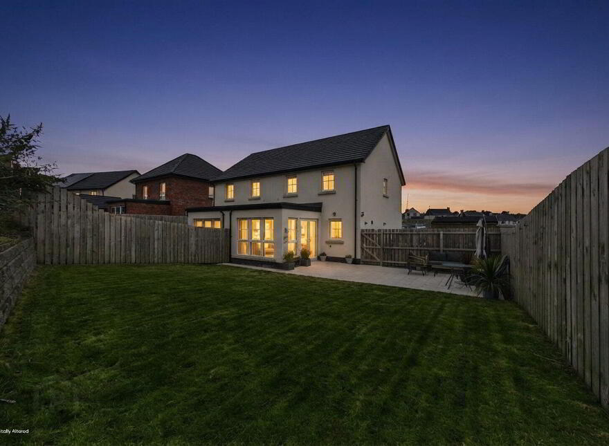 32 Mealough Drive, Carryduff, Belfast, BT8 8SH