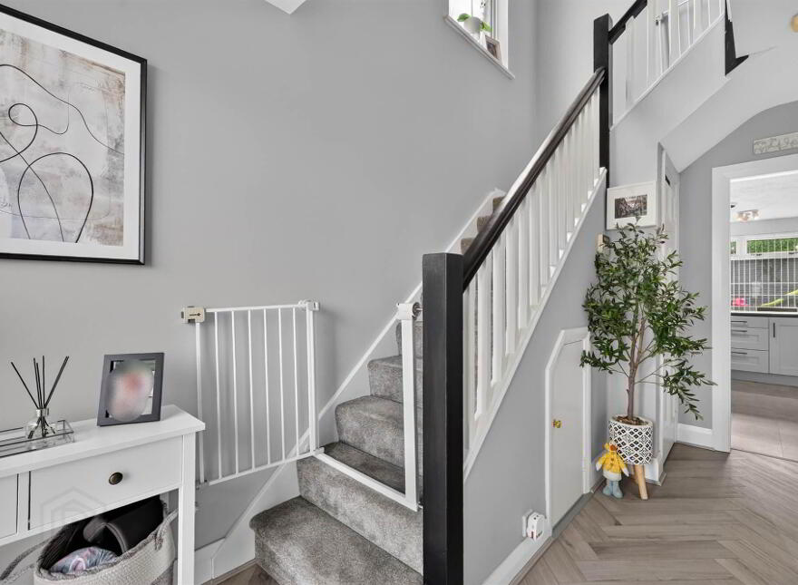 40 Cairnshill Park, Belfast, BT8 6RG