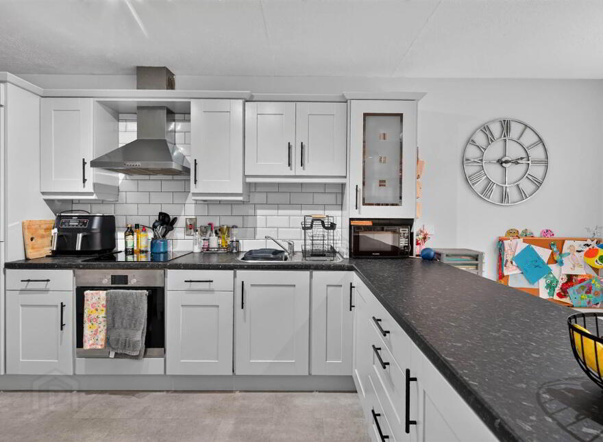 40 Cairnshill Park, Belfast, BT8 6RG
