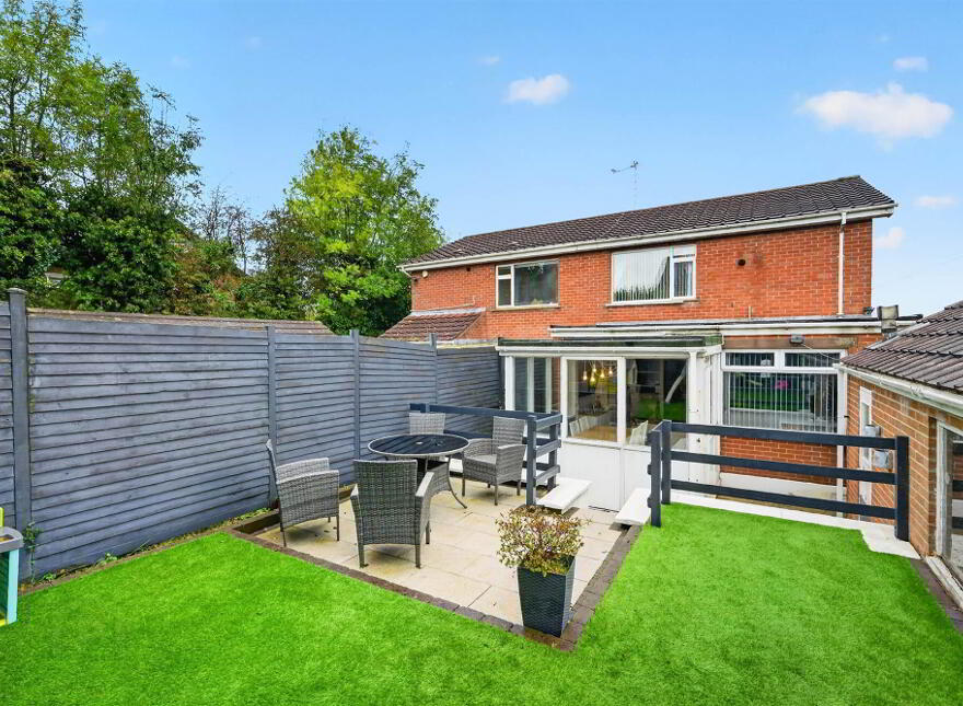 40 Cairnshill Park, Belfast, BT8 6RG