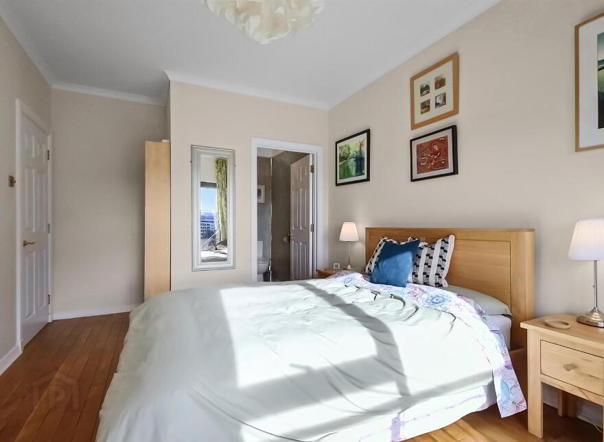 Apt 28, Pilot Place, Belfast, BT1 3AG