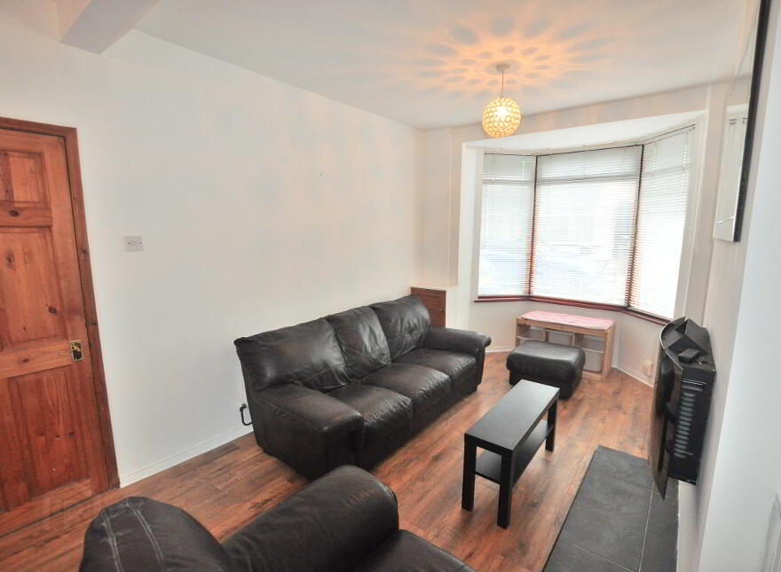 7 Clarendon Avenue, Belfast, BT5 5JT