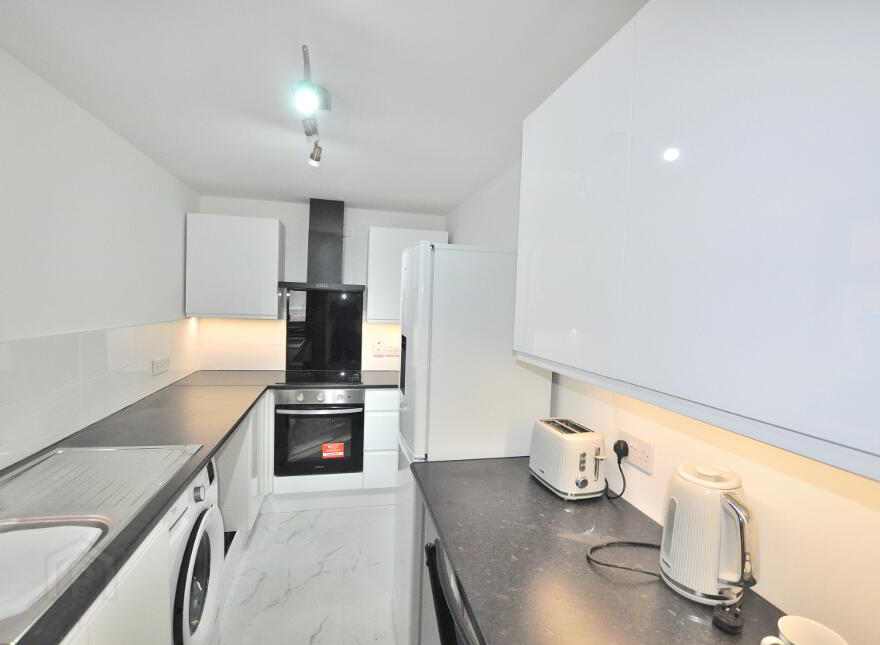 7 Clarendon Avenue, Belfast, BT5 5JT